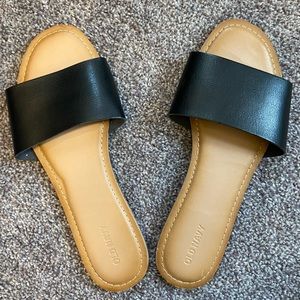 Old Navy Slide Sandals Black